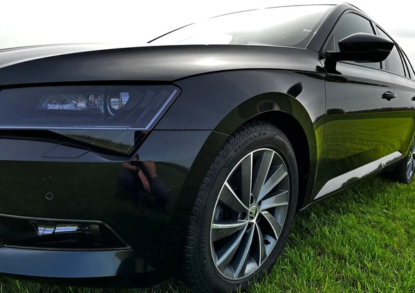 Skoda Superb cena 93000 przebieg: 162000, rok produkcji 2017 z Żory małe 191